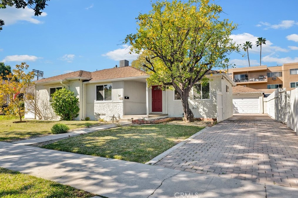 6137 Canby Ave, Los Angeles CA  91335-7007 exterior