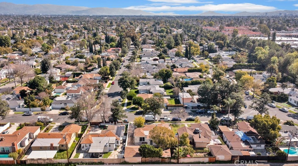 6137 Canby Ave, Los Angeles CA  91335-7007 exterior