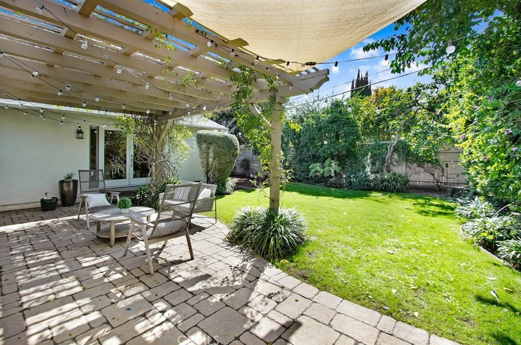 12712 Tiara St, North Hollywood CA  91607-1025 exterior