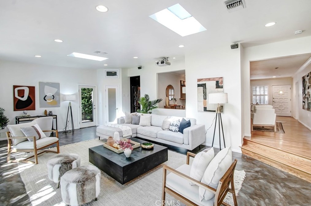 12712 Tiara St, North Hollywood CA  91607-1025 exterior