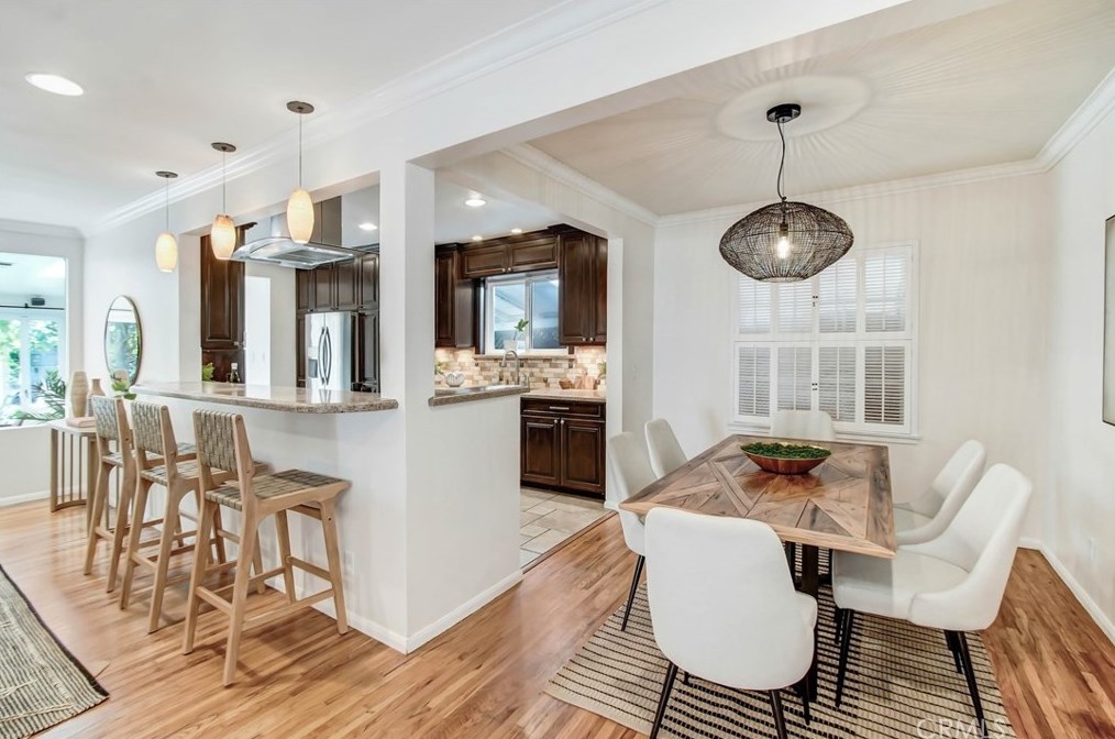 12712 Tiara St, North Hollywood CA  91607-1025 exterior