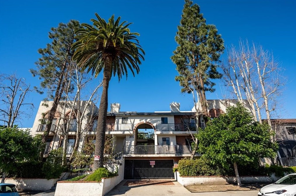 315 Harvard Blvd, Los Angeles CA  90004-4411 exterior