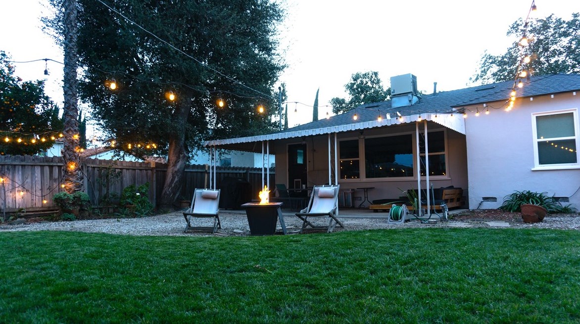 5660 Saloma Ave, Van Nuys CA  91411-3239 exterior