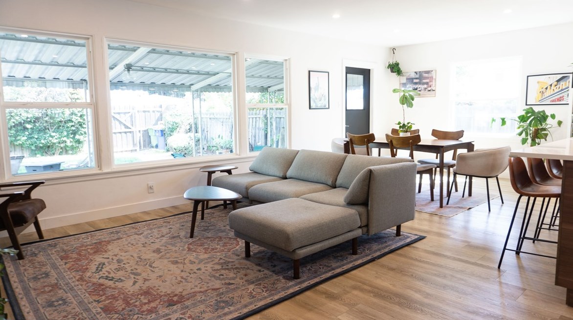 5660 Saloma Ave, Van Nuys CA  91411-3239 exterior