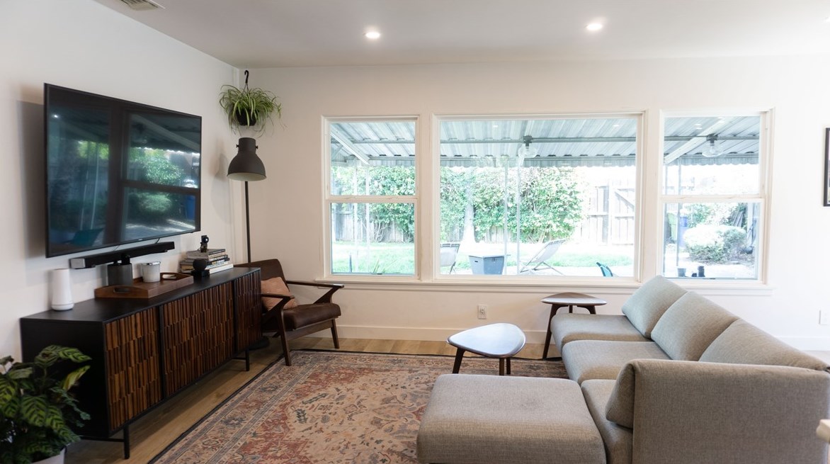 5660 Saloma Ave, Van Nuys CA  91411-3239 exterior