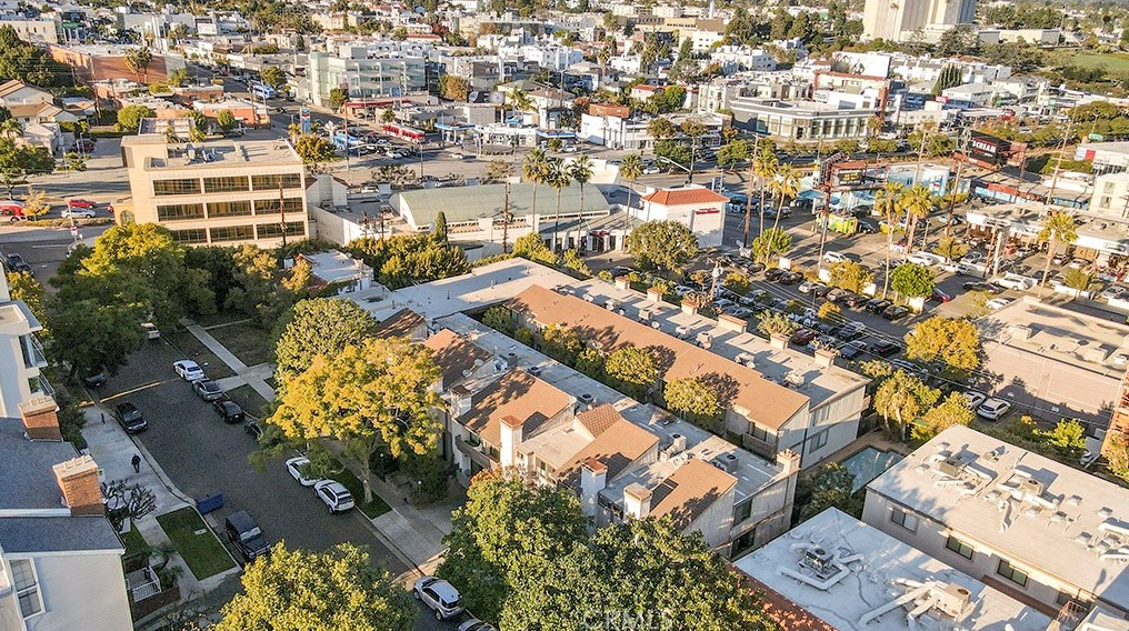 1844 Midvale Ave, Los Angeles CA  90025-4560 exterior
