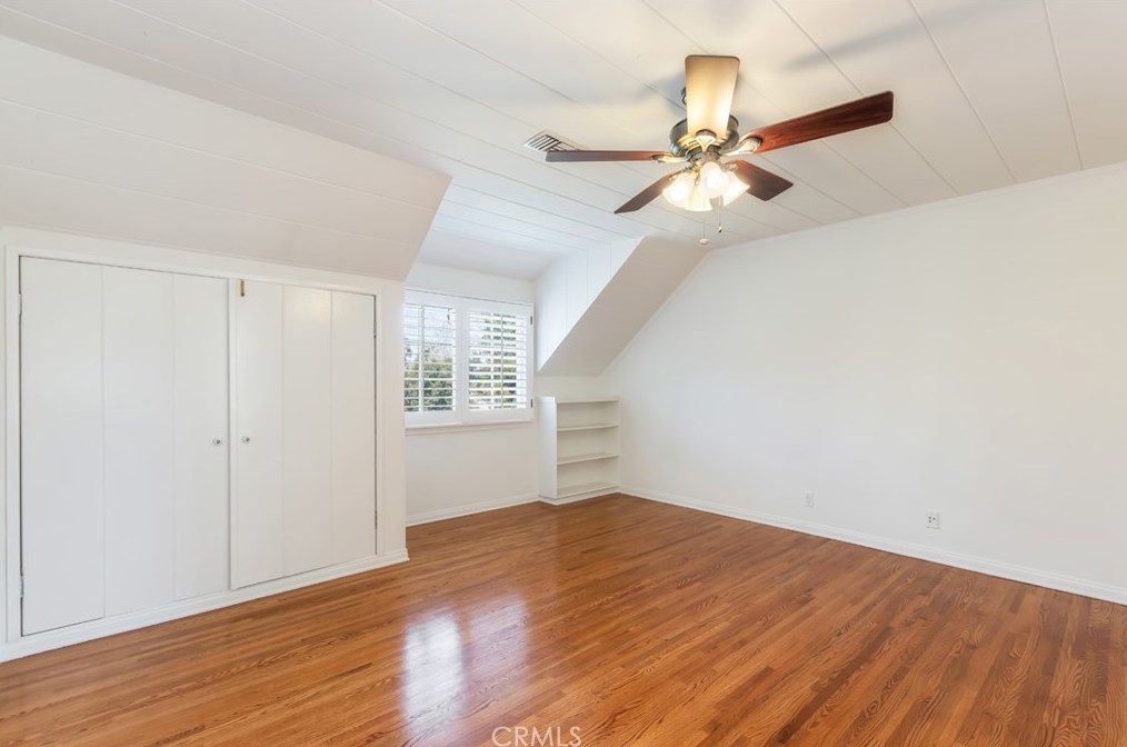 5463 Vanalden Ave, Los Angeles CA  91356-3129 exterior