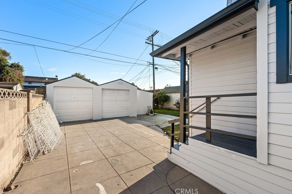 1328 49th St, Los Angeles CA  90011-4212 exterior