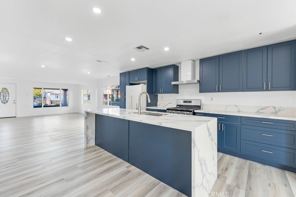 1328 49th St, Los Angeles CA  90011-4212 exterior