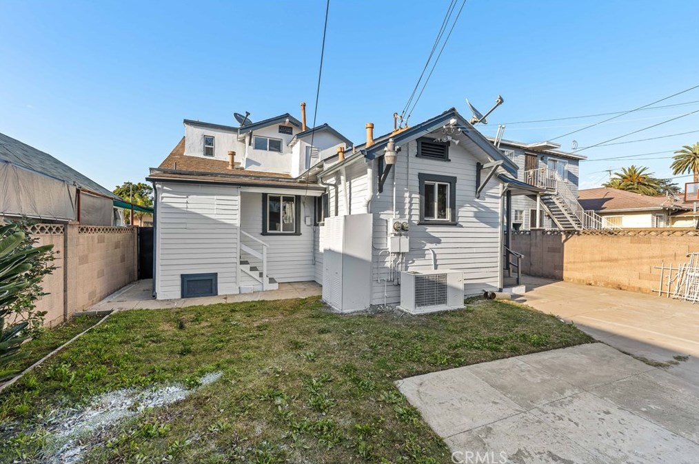 1328 49th St, Los Angeles CA  90011-4212 exterior