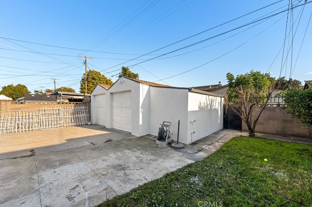 1328 49th St, Los Angeles CA  90011-4212 exterior