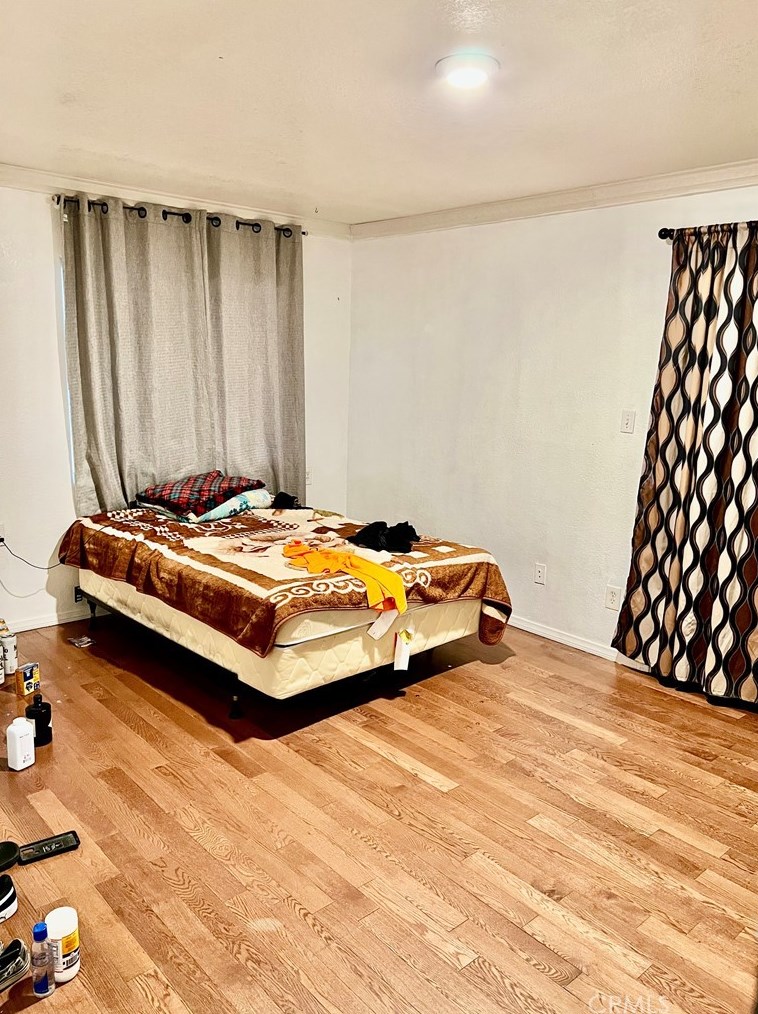 11422 Glenoaks Blvd, Los Angeles CA  91331-1068 exterior