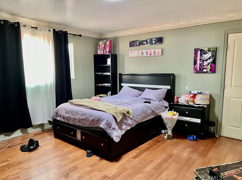 11422 Glenoaks Blvd, Los Angeles CA  91331-1068 exterior