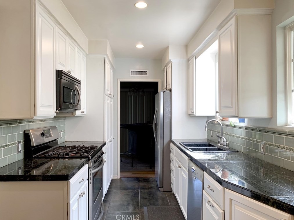 15714 Simonds St, San Fernando CA  91344-4346 exterior