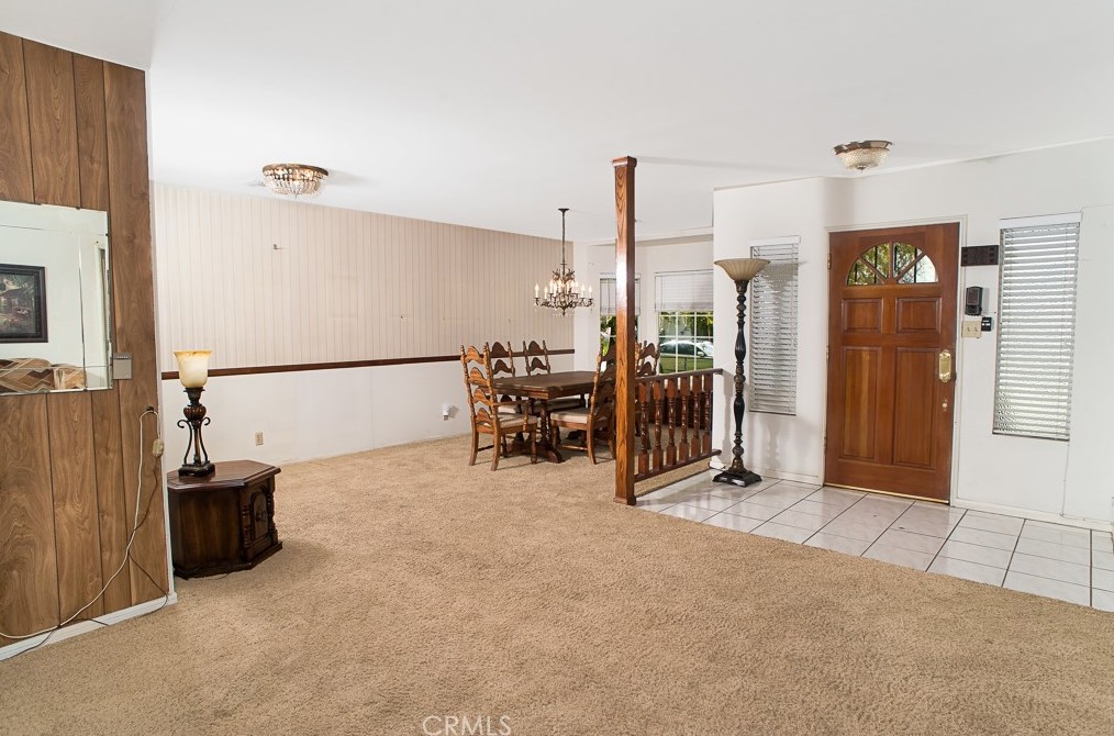 6856 Hesperia Ave, Los Angeles CA  91335-4604 exterior