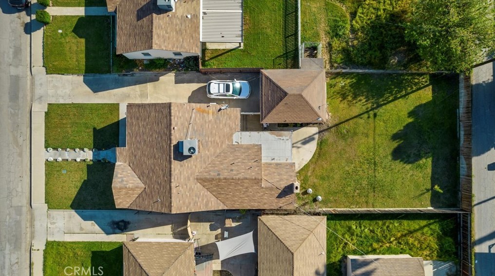 39 Myrtle St, Bakersfield CA  93301-2734 exterior