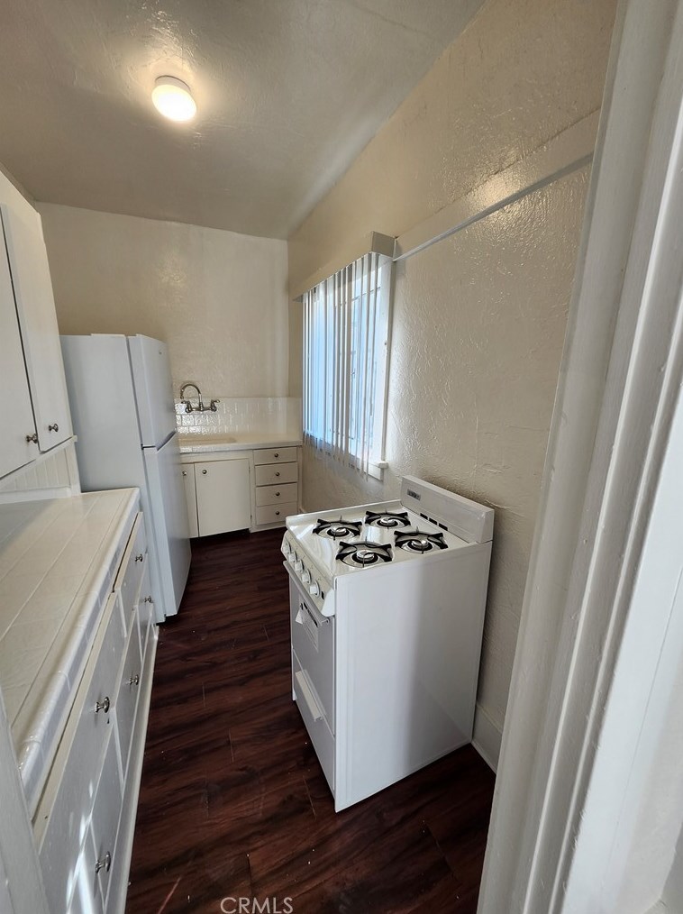 1435 Alvarado St, Los Angeles CA  90006-2464 exterior