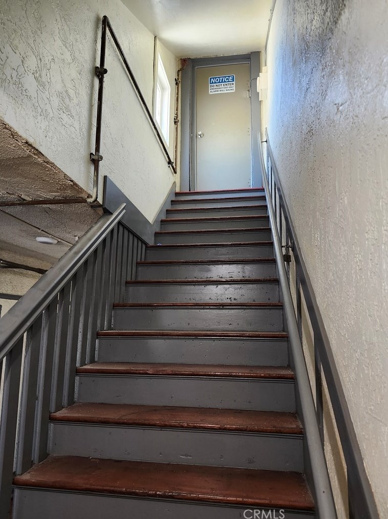 1435 Alvarado St, Los Angeles CA  90006-2464 exterior