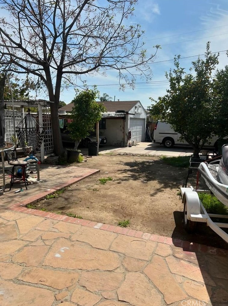 10061 Amboy Ave, Los Angeles CA  91331-3912 exterior
