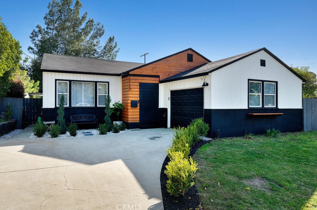 19140 Archwood St, Los Angeles CA  91335-5001 exterior