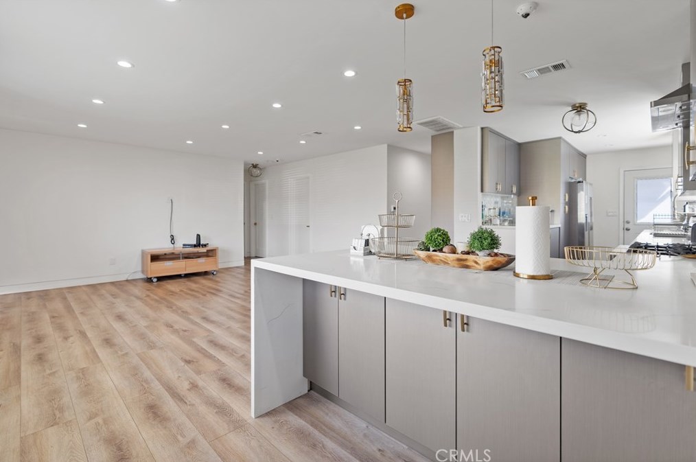 1506 111th St, Los Angeles CA  90044-1405 exterior