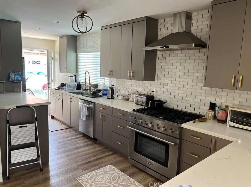 1506 111th St, Los Angeles CA  90044-1405 exterior