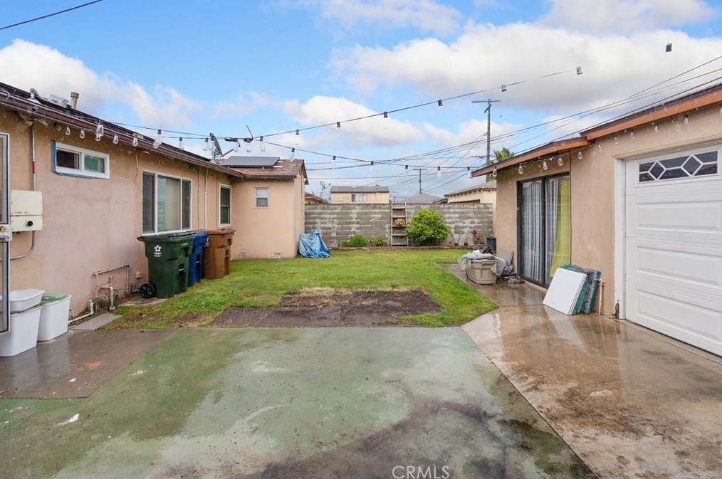 1506 111th St, Los Angeles CA  90044-1405 exterior