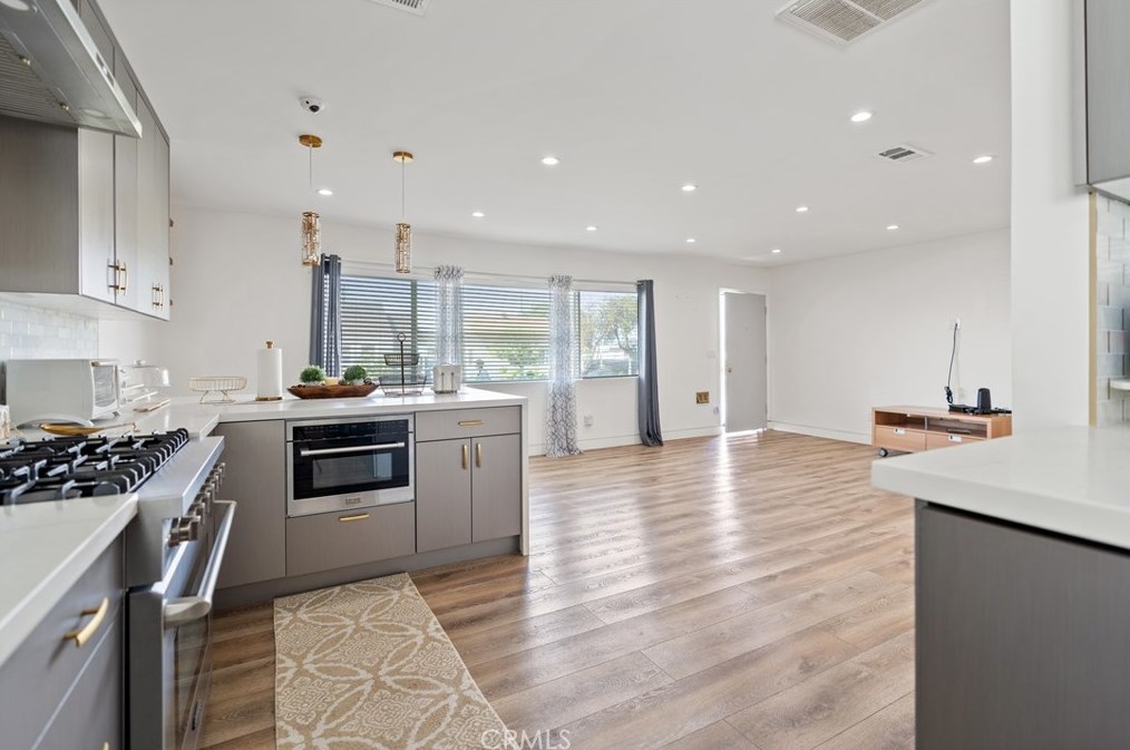 1506 111th St, Los Angeles CA  90044-1405 exterior