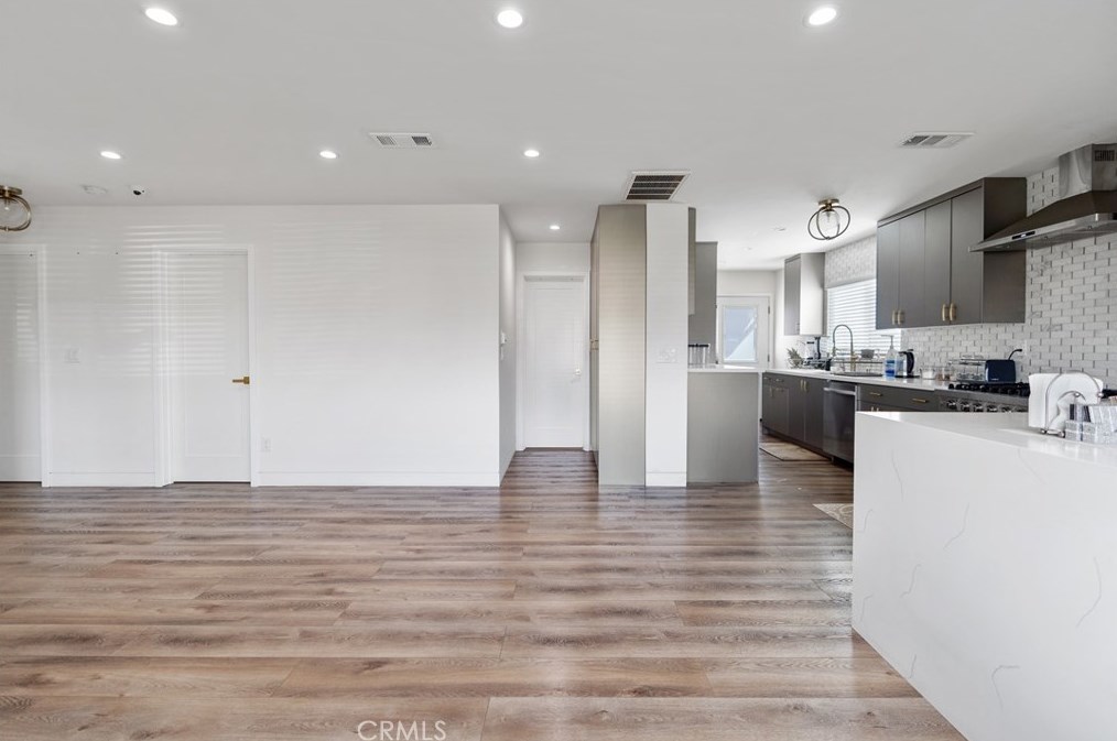 1506 111th St, Los Angeles CA  90044-1405 exterior