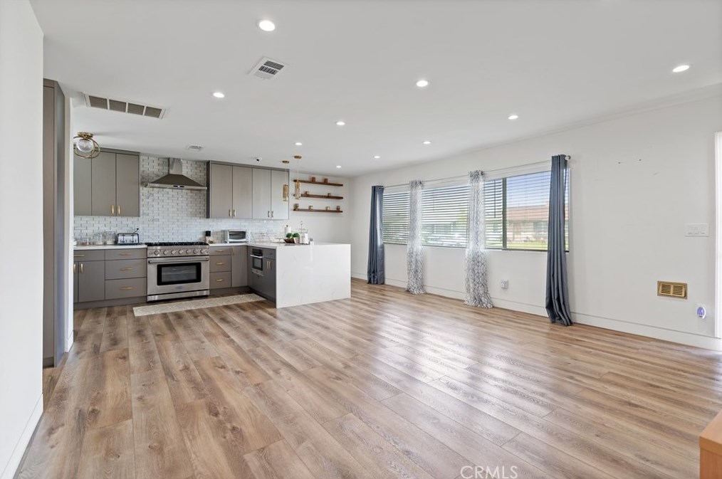 1506 111th St, Los Angeles CA  90044-1405 exterior