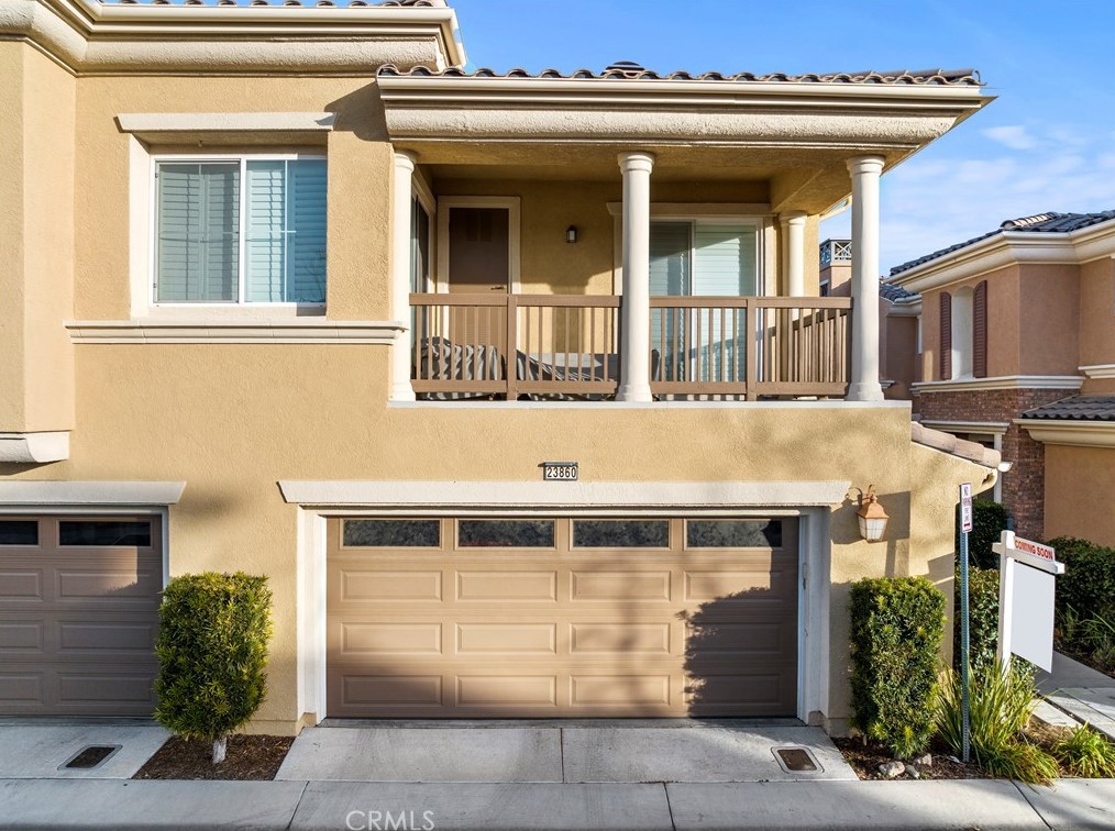 23860 Toscana Dr, Santa Clarita CA  91354-3015 exterior