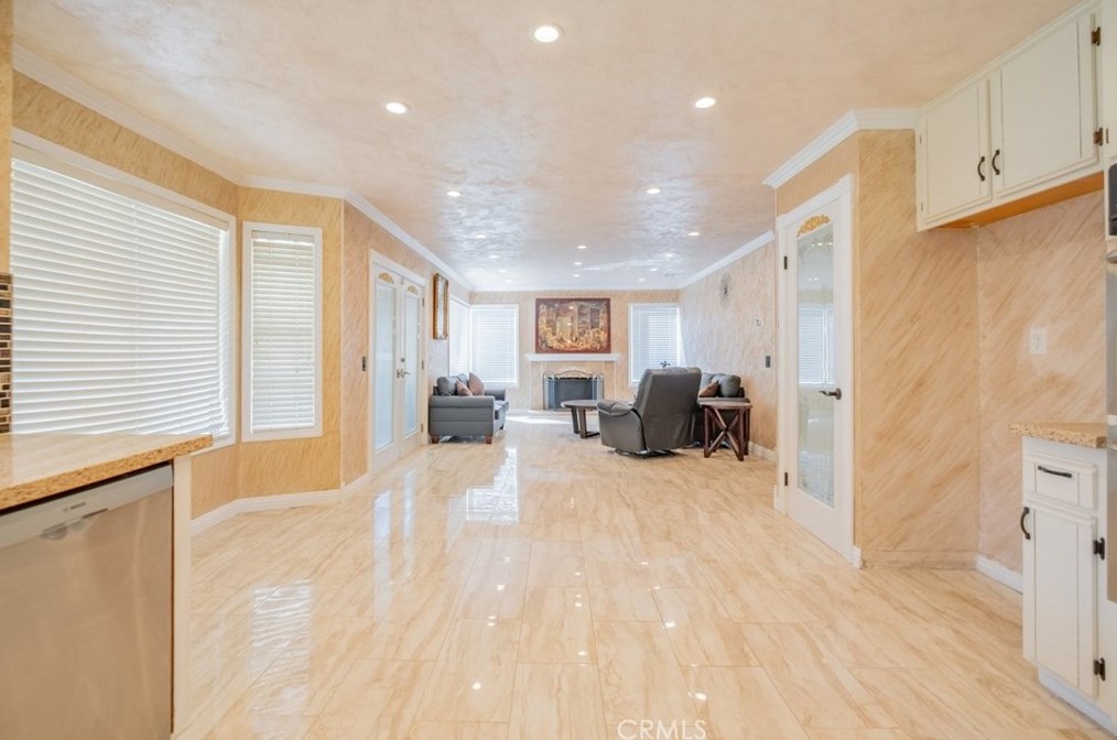 40532 Gorham Ln, Palmdale CA  93551-2526 exterior