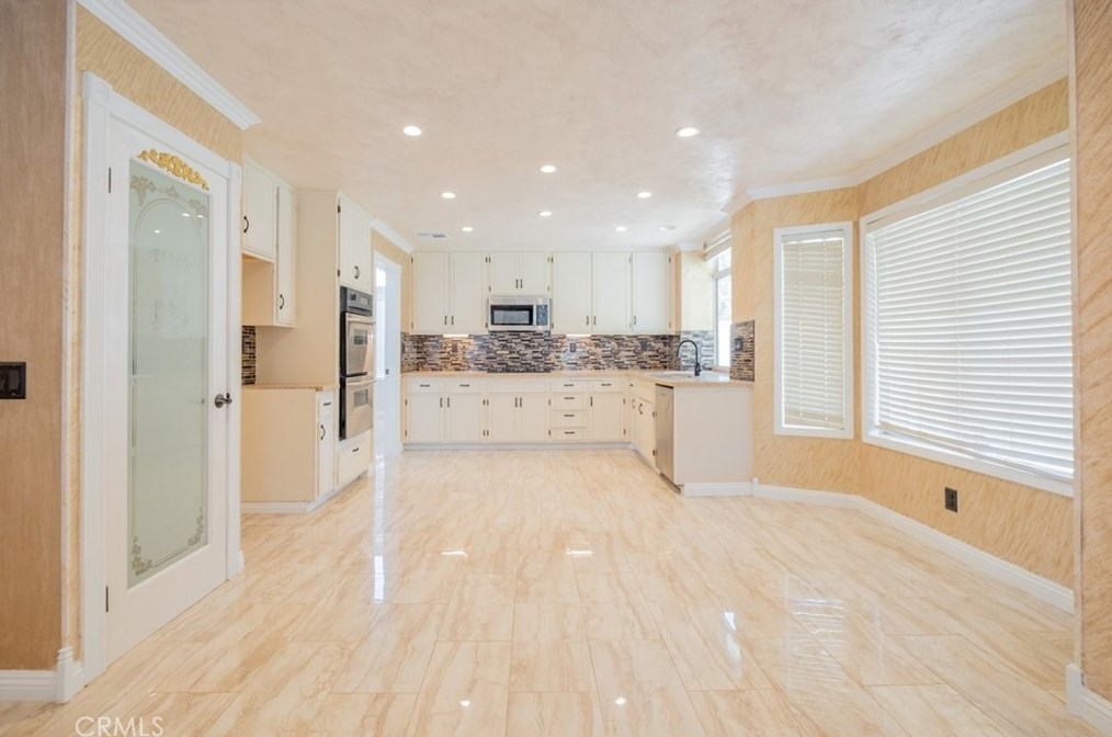 40532 Gorham Ln, Palmdale CA  93551-2526 exterior