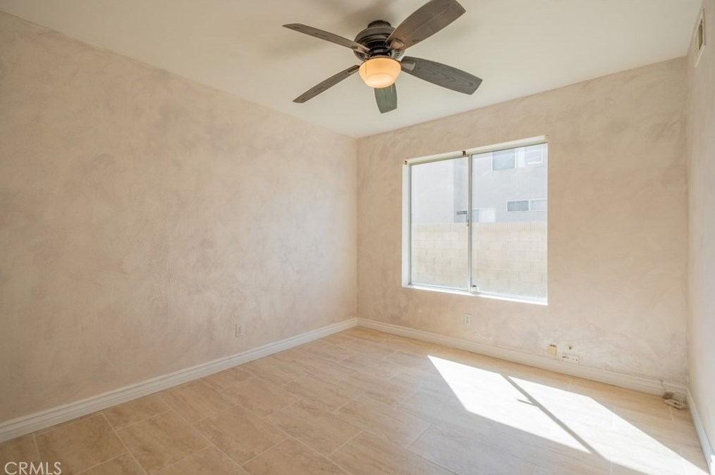 40532 Gorham Ln, Palmdale CA  93551-2526 exterior