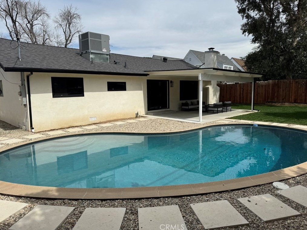 19826 Labrador St, Chatsworth CA  91311-5616 exterior