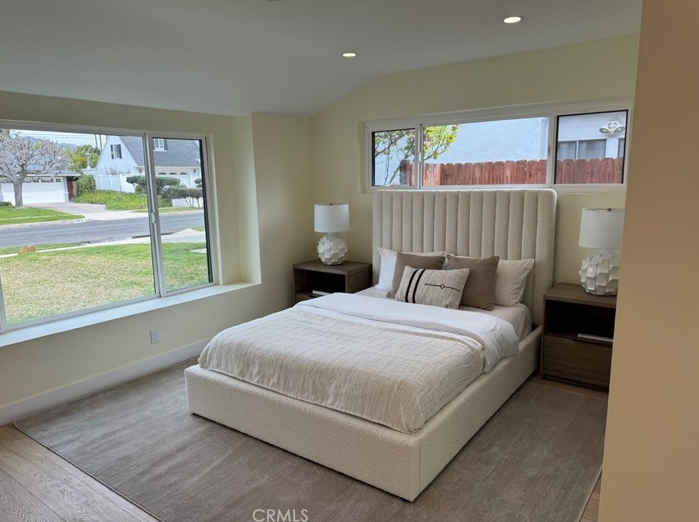 19826 Labrador St, Chatsworth CA  91311-5616 exterior