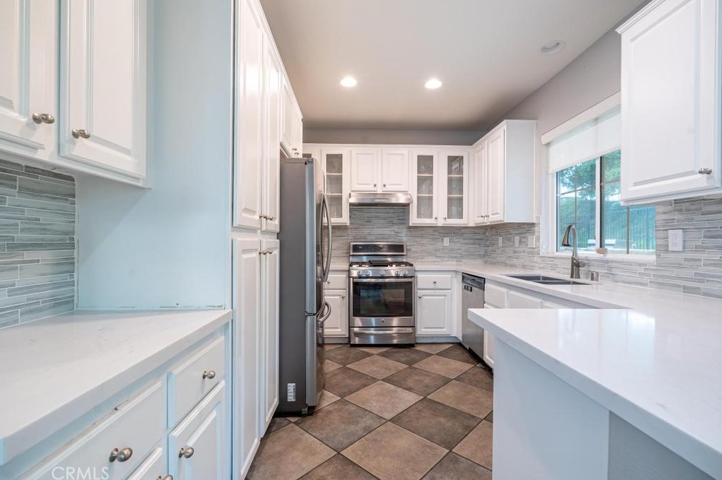 24178 Joshua Dr, Santa Clarita CA  91354-1538 exterior