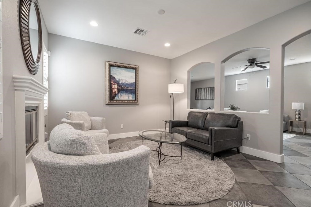 24178 Joshua Dr, Santa Clarita CA  91354-1538 exterior