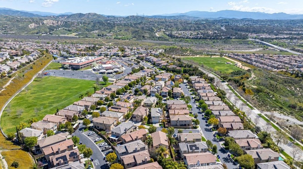24178 Joshua Dr, Santa Clarita CA  91354-1538 exterior