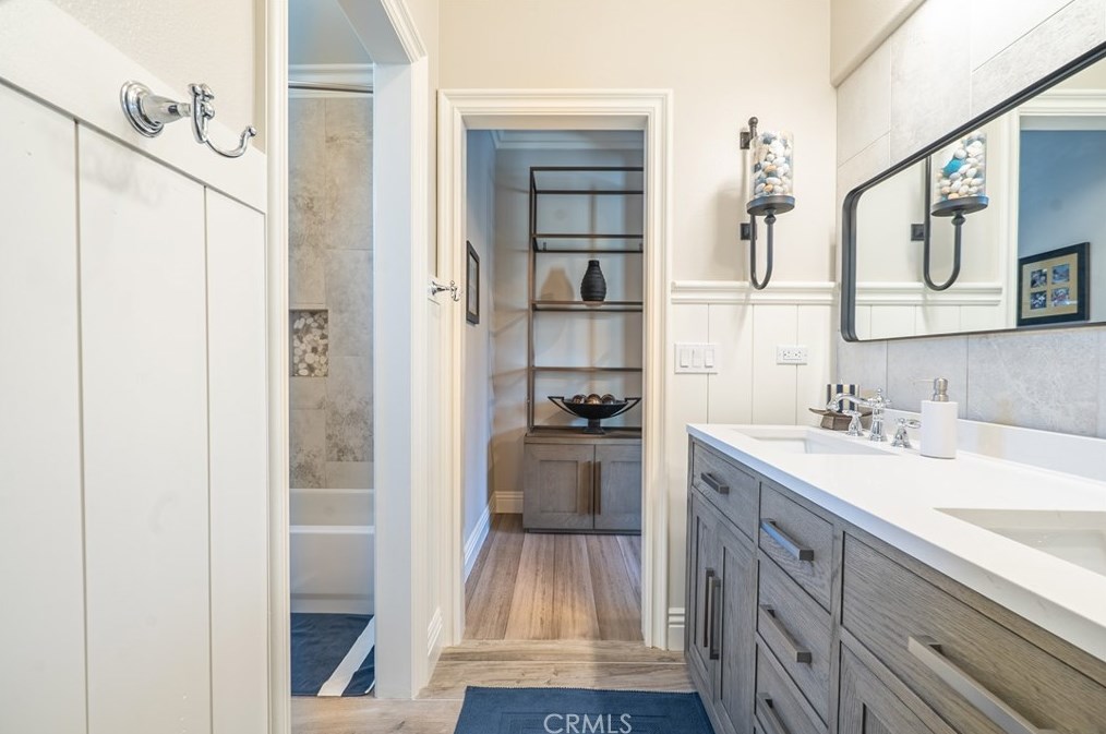 26822 Peppertree Dr, Santa Clarita CA  91381-0611 exterior