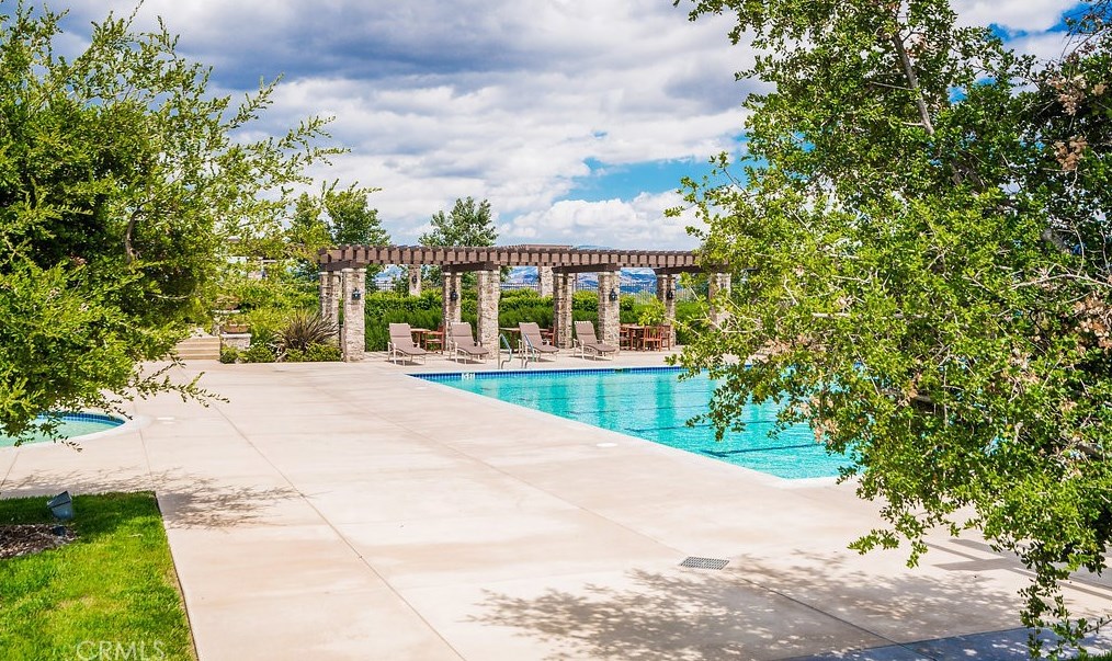 26822 Peppertree Dr, Santa Clarita CA  91381-0611 exterior
