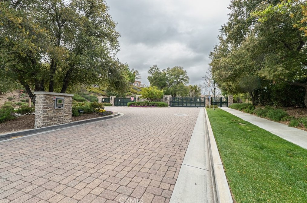 26822 Peppertree Dr, Santa Clarita CA  91381-0611 exterior