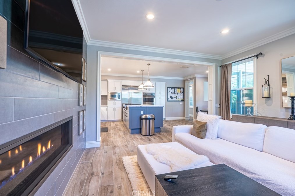 26822 Peppertree Dr, Santa Clarita CA  91381-0611 exterior