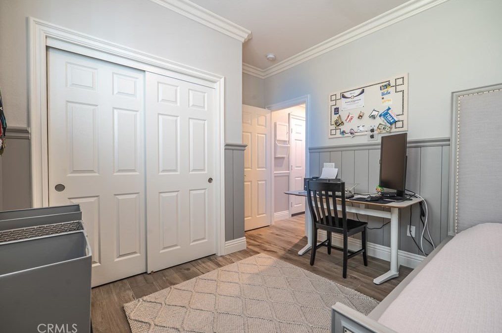 26822 Peppertree Dr, Santa Clarita CA  91381-0611 exterior