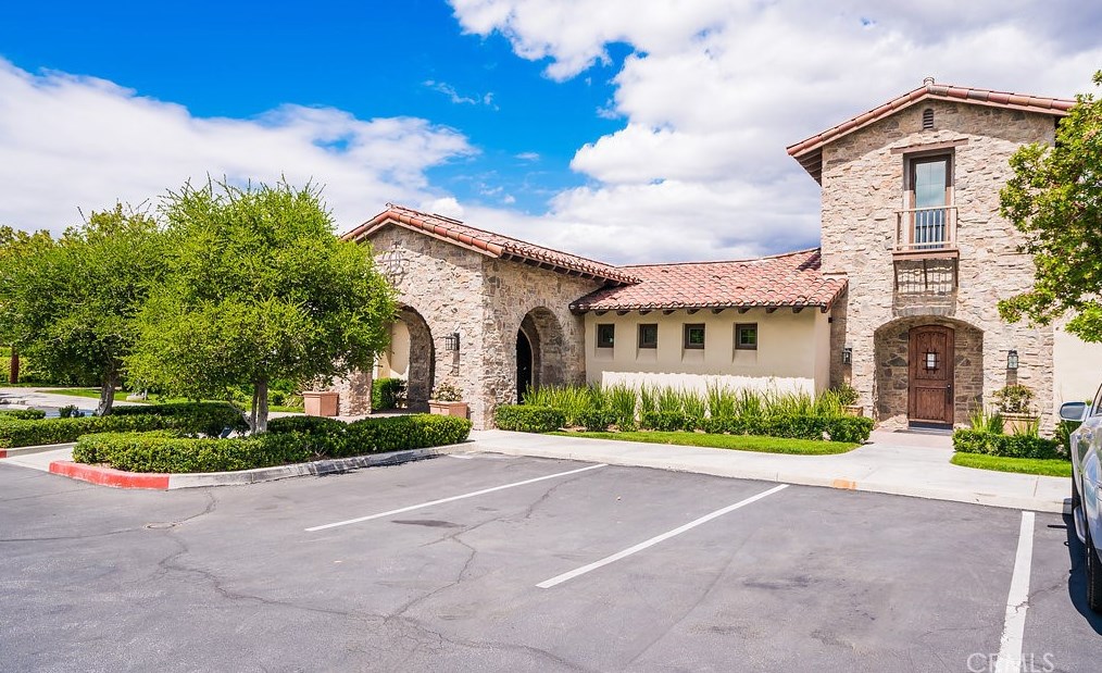26822 Peppertree Dr, Santa Clarita CA  91381-0611 exterior