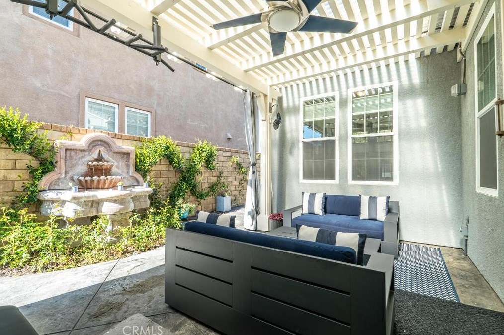 26822 Peppertree Dr, Santa Clarita CA  91381-0611 exterior