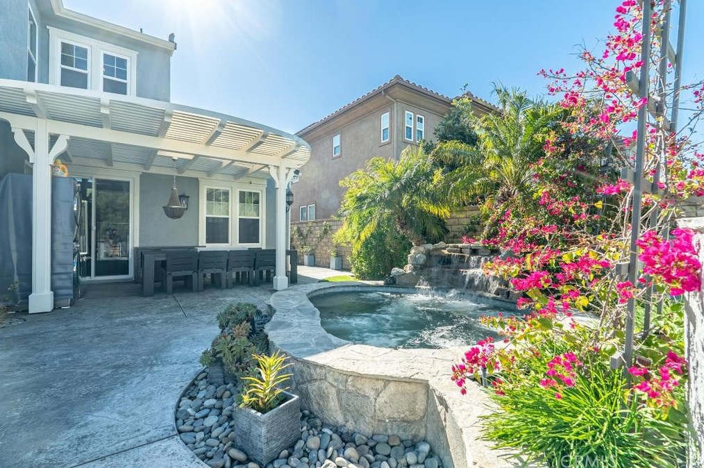 26822 Peppertree Dr, Santa Clarita CA  91381-0611 exterior