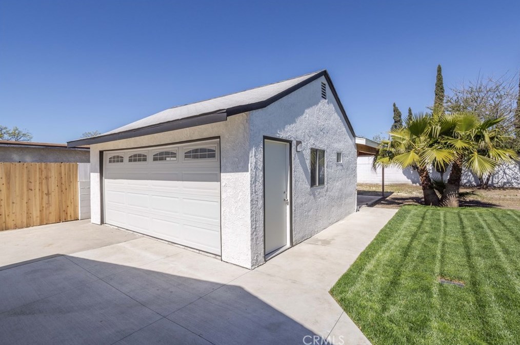 13991 Daventry St, Los Angeles CA  91331-3515 exterior