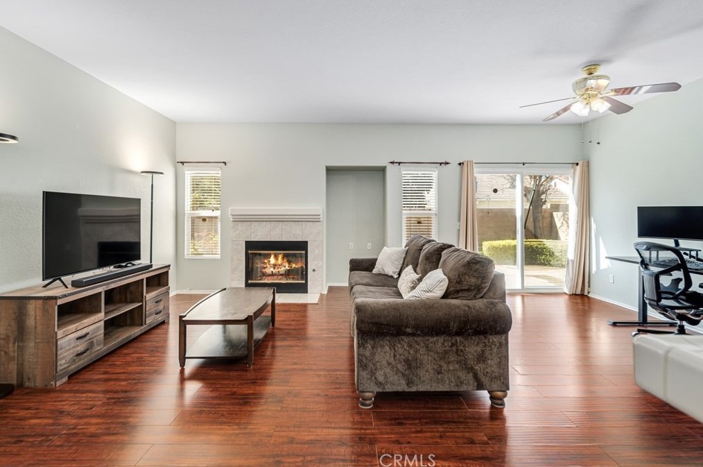 1752 Windermere Dr, Lancaster CA  93534-5316 exterior