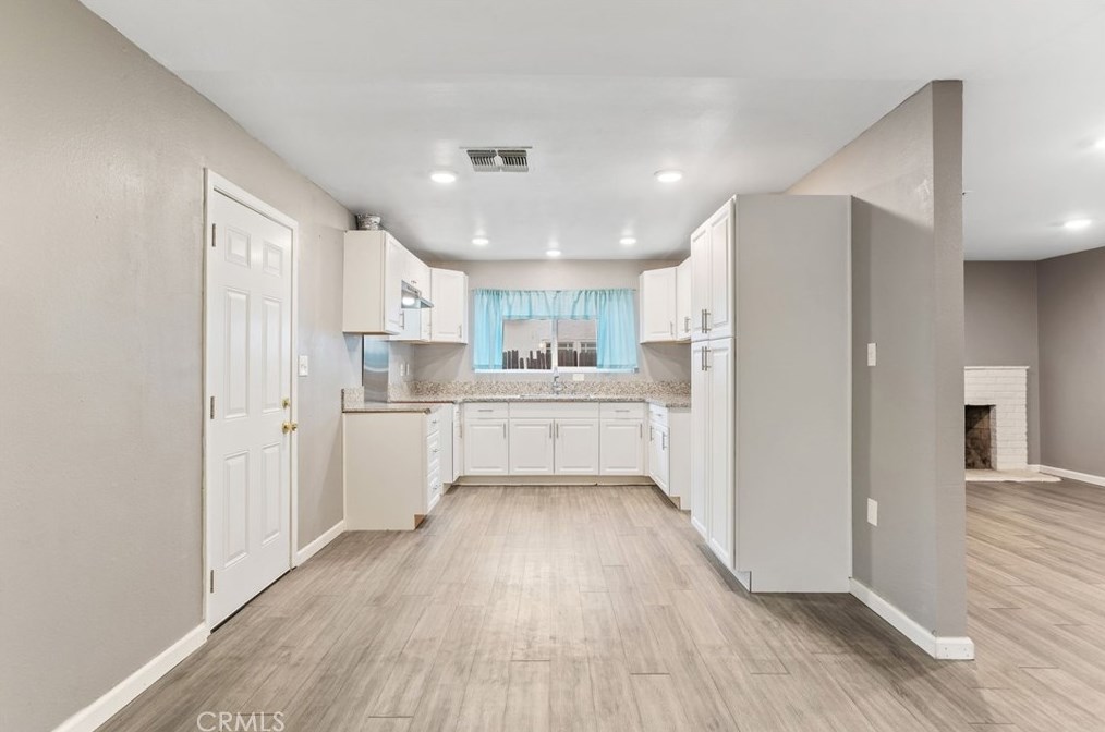 2804 Occidental St, Bakersfield CA  93305-2327 exterior